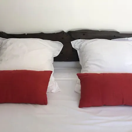 בית נופש Grange Gaia Sur Riviere Taussac