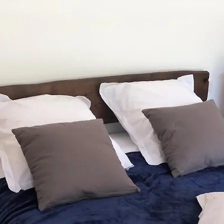 בית נופש Grange Gaia Sur Riviere Taussac