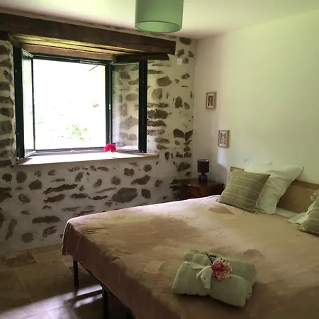 Grange Gaia Sur Riviere * Taussac