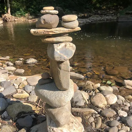 Grange Gaia Sur Riviere Taussac